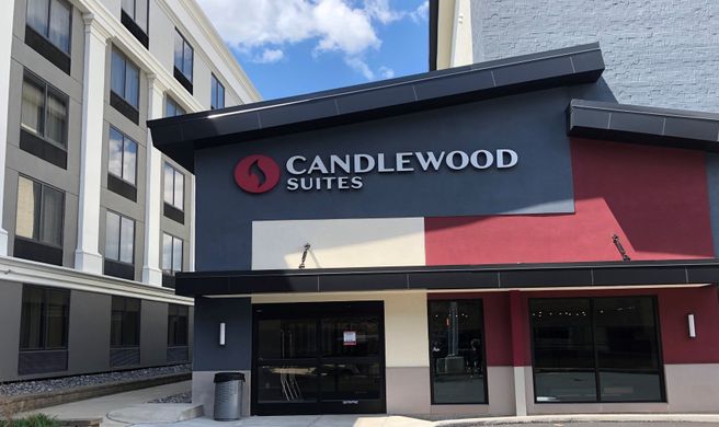Candlewood Suites Cleveland South Exterior