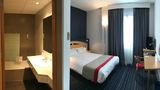 <b>Holiday Inn Express San Sebastian Reyes Room</b>. Images powered by <a href="https://www.leonardoworldwide.com/" title="Leonardo Worldwide" target="_blank">Leonardo</a>.
