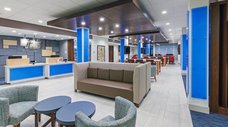 Holiday Inn Express & Suites Purcell Lobby