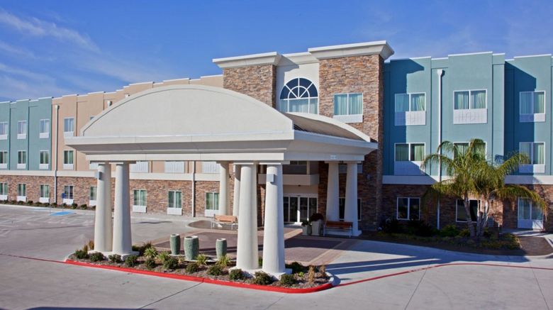 <b>Holiday Inn Express & Suites Exterior</b>. Images powered by <a href="https://www.leonardoworldwide.com/" title="Leonardo Worldwide" target="_blank">Leonardo</a>.