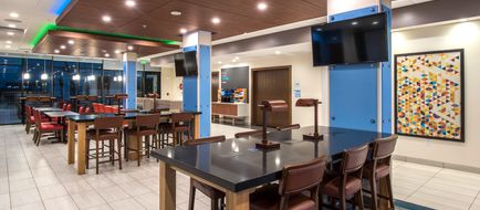 Holiday Inn Express & Stes Happy Valley Lobby