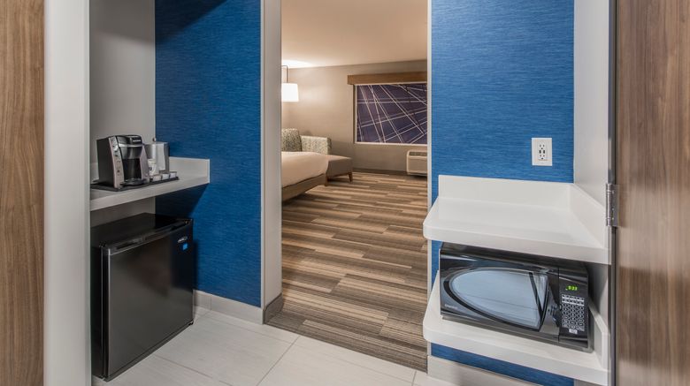 <b>Holiday Inn Express & Stes Happy Valley Room</b>. Images powered by <a href="https://www.leonardoworldwide.com/" title="Leonardo Worldwide" target="_blank">Leonardo</a>.