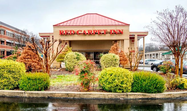 Red Carpet Inn Exterior