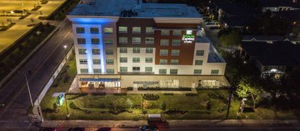 Holiday Inn Express & Suites Westchase Exterior
