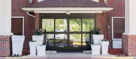 Holiday Inn Express Hotel & Suites Exterior