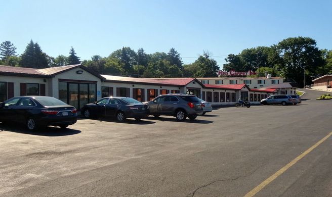 Red Carpet Inn Exterior