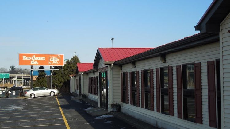 Red Carpet Inn Exterior