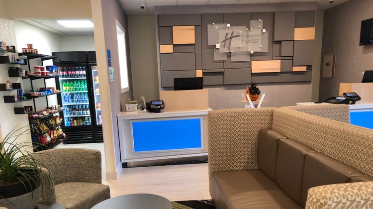 Holiday Inn Express Lobby
