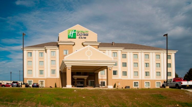 Holiday Inn Express & Suites Morrilton Exterior