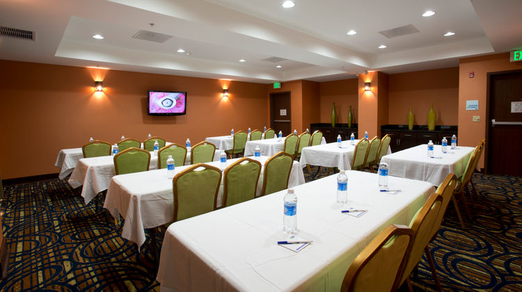 Holiday Inn Express & Suites Morrilton Meeting