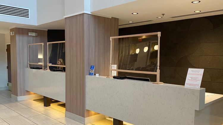 Crowne Plaza Dulles Airport Lobby