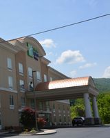 Holiday Inn Express Suites Caryville