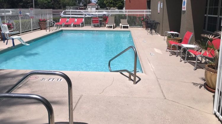 Holiday Inn Express Hotel & Suites Pool