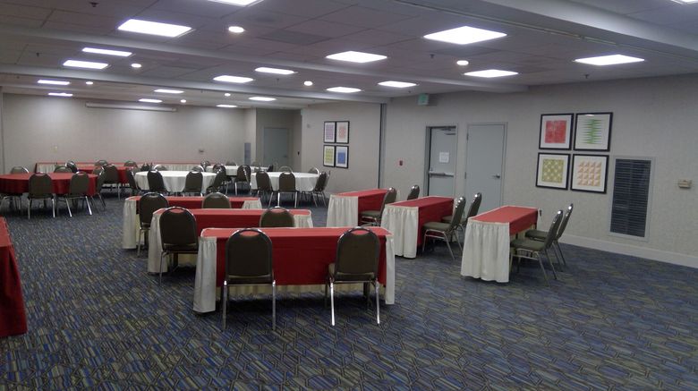 <b>Holiday Inn Express Hotel & Suites Ballroom</b>. Images powered by <a href="https://www.leonardoworldwide.com/" title="Leonardo Worldwide" target="_blank">Leonardo</a>.