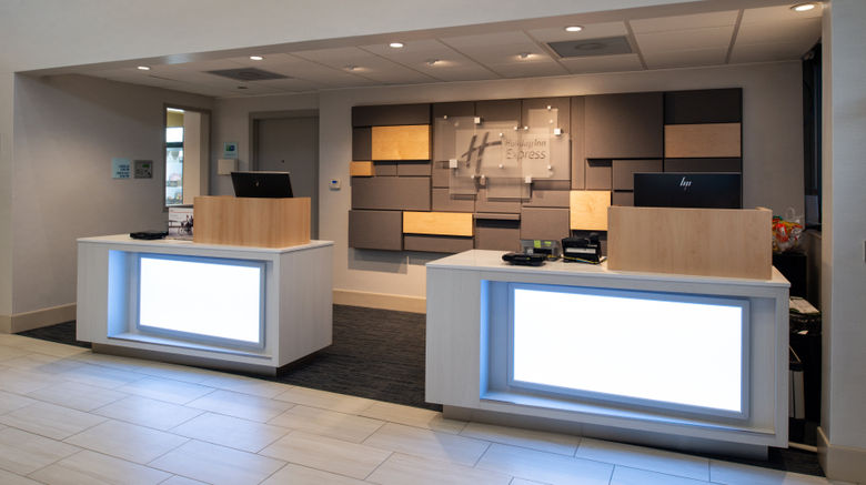 <b>Holiday Inn Express SFO South Lobby</b>. Images powered by <a href="https://www.leonardoworldwide.com/" title="Leonardo Worldwide" target="_blank">Leonardo</a>.