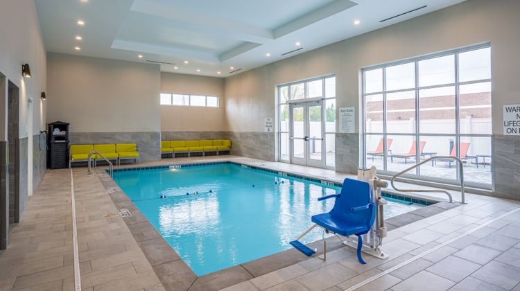 Holiday Inn Suites Germantown Memphis SE Pool
