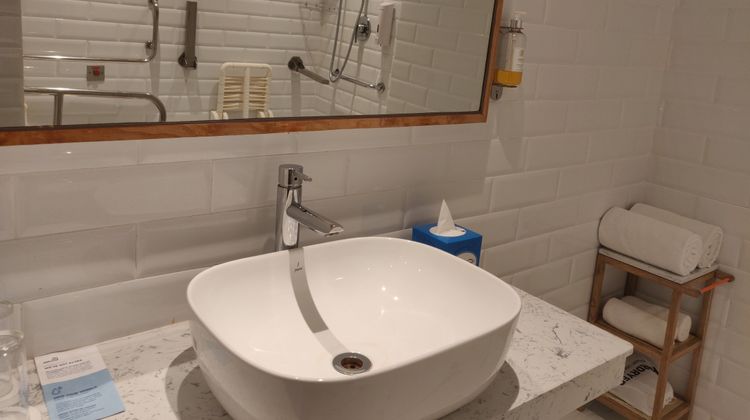 Holiday Inn Express OMR Thoraipakkam Room
