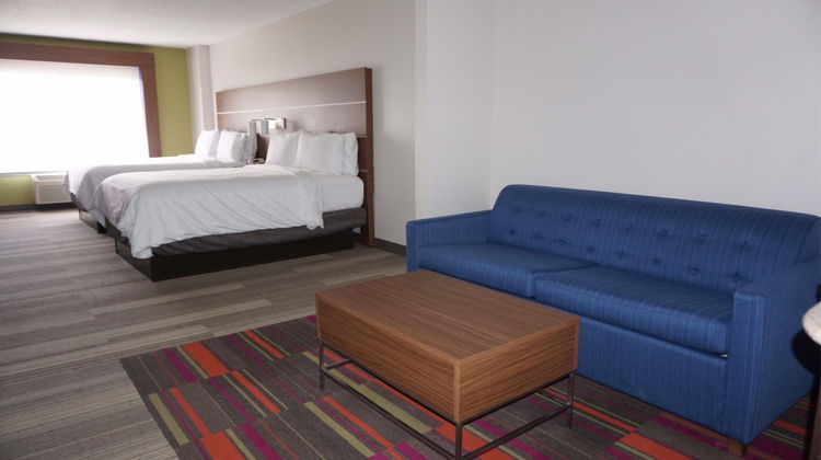 Holiday Inn Express Greensboro-East Suite