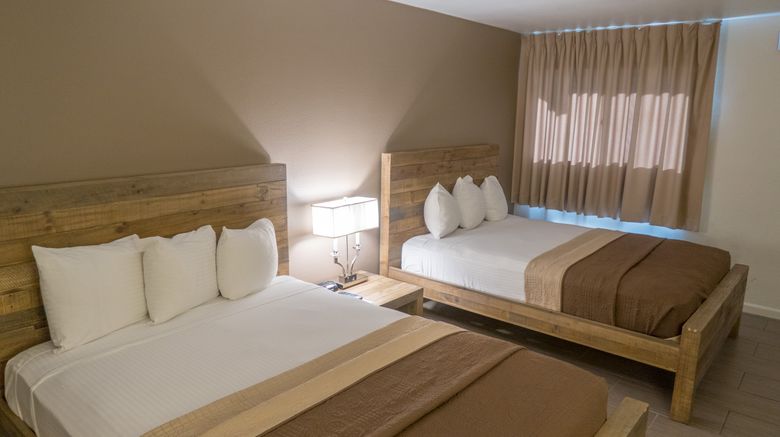 <b>Thunderbird Hotel & Lounge Room</b>. Images powered by <a href="https://www.leonardoworldwide.com/" title="Leonardo Worldwide" target="_blank">Leonardo</a>.