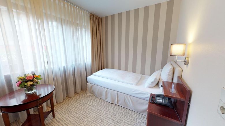 <b>Hotel Engel Room</b>. Images powered by <a href="https://www.leonardoworldwide.com/" title="Leonardo Worldwide" target="_blank">Leonardo</a>.