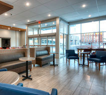 Holiday Inn Express & Suites Downtown Lobby
