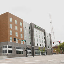 Holiday Inn Express & Suites Downtown