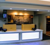 Holiday Inn Express & Suites Lobby