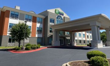 Holiday Inn Express & Suites