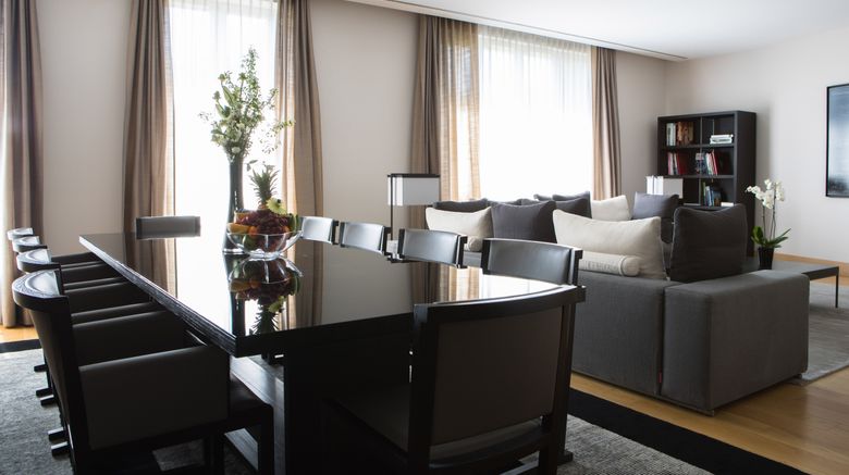 <b>La Reserve Paris Hotel and Spa Restaurant</b>. Images powered by <a href="https://www.leonardoworldwide.com/" title="Leonardo Worldwide" target="_blank">Leonardo</a>.