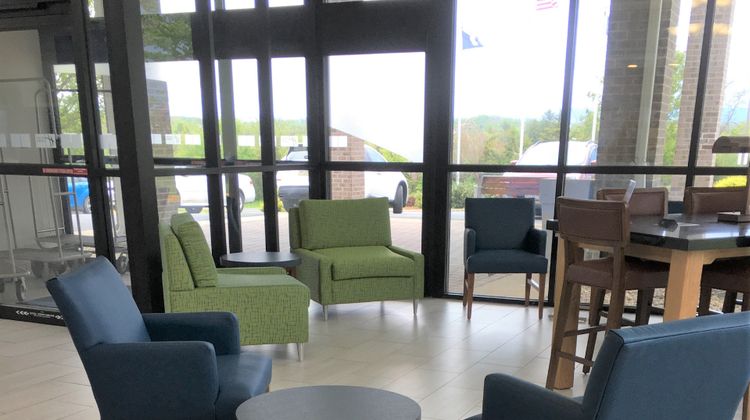 Holiday Inn Express Lobby