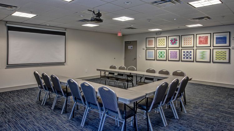 Holiday Inn Express Hotel & Suites Meeting