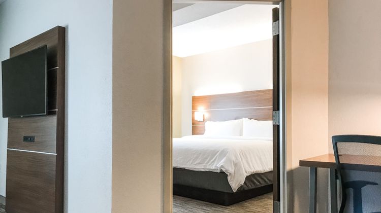 Holiday Inn Express Statesboro Room