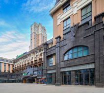 Holiday Inn Express Chengdu East Exterior