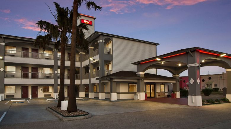 Red Roof PLUS+ Galveston - Beachfront Exterior. Images powered by <a href="https://www.leonardoworldwide.com" target="_blank" rel="noopener">Leonardo</a>.
