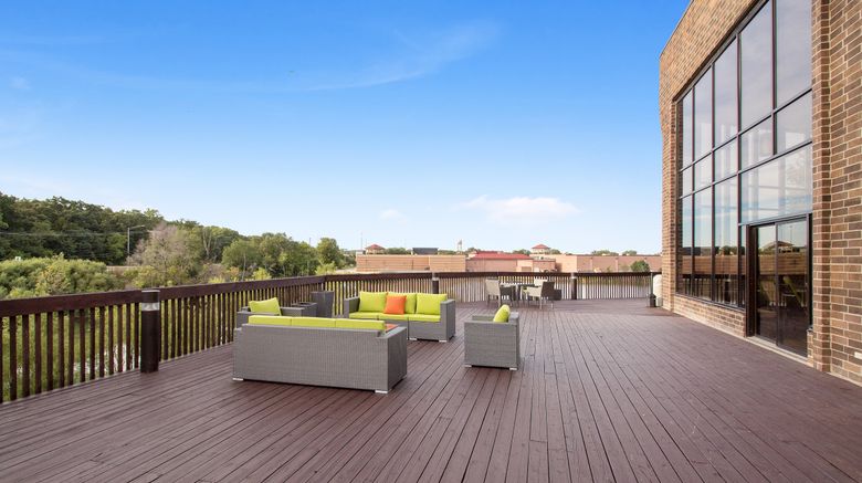 <b>Holiday Inn Crystal Lake Exterior</b>. Images powered by <a href="https://www.leonardoworldwide.com/" title="Leonardo Worldwide" target="_blank">Leonardo</a>.