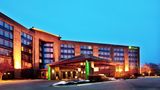 Holiday Inn Crystal Lake Exterior