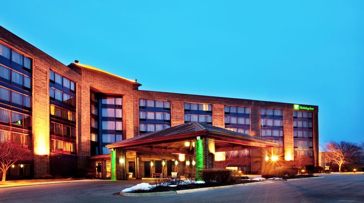 Holiday Inn Crystal Lake Exterior