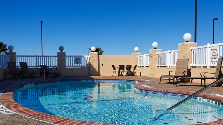 <b>Holiday Inn Express Hotel & Suites Pool</b>. Images powered by <a href="https://www.leonardoworldwide.com/" title="Leonardo Worldwide" target="_blank">Leonardo</a>.