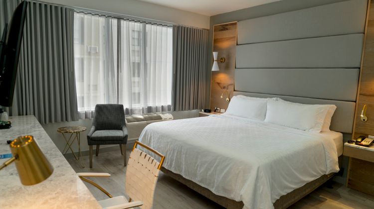 Holiday Inn Express Condado Suite