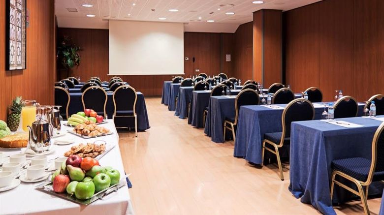 <b>Hotel Becquer Meeting</b>. Images powered by <a href="https://www.leonardoworldwide.com/" title="Leonardo Worldwide" target="_blank">Leonardo</a>.