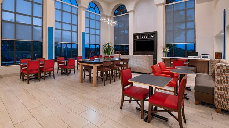 Holiday Inn Express Cedar Park Lobby