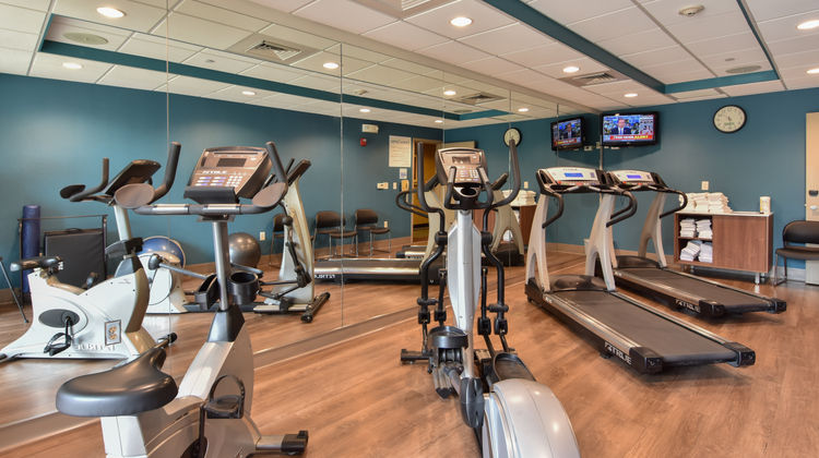 Holiday Inn Express & Stes Medical Dist Health Club
