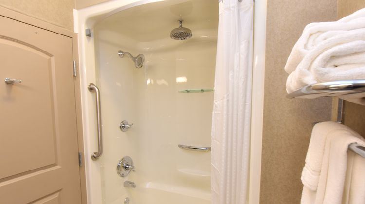 Holiday Inn Express & Stes Medical Dist Room