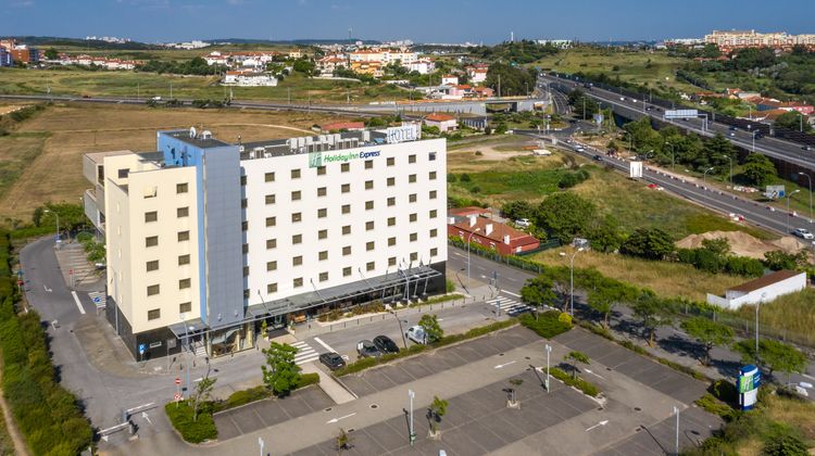 Holiday Inn Express Lisbon-Oeiras Exterior