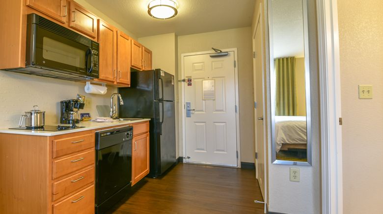 <b>Candlewood Suites Airport Suite</b>. Images powered by <a href="https://www.leonardoworldwide.com/" title="Leonardo Worldwide" target="_blank">Leonardo</a>.