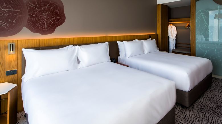<b>Crowne Plaza Hobart Room</b>. Images powered by <a href="https://www.leonardoworldwide.com/" title="Leonardo Worldwide" target="_blank">Leonardo</a>.