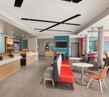 avid hotel Kalamazoo East Lobby