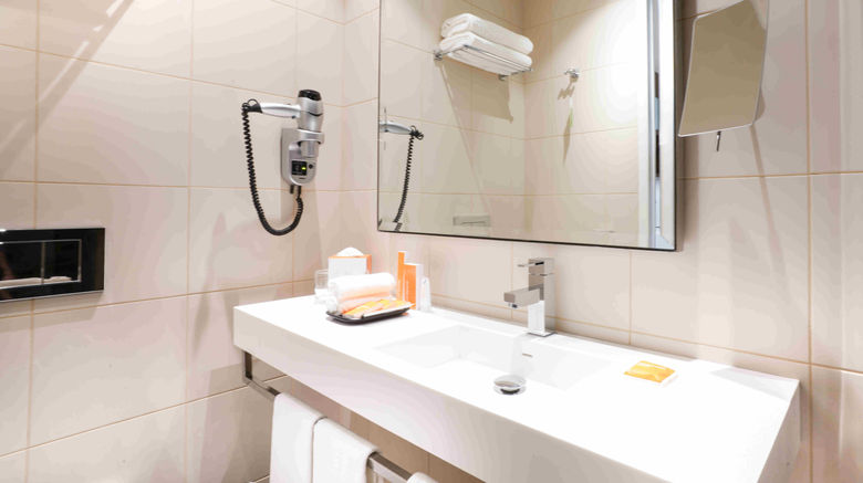 <b>Centro Corniche Room</b>. Images powered by <a href="https://www.leonardoworldwide.com/" title="Leonardo Worldwide" target="_blank">Leonardo</a>.