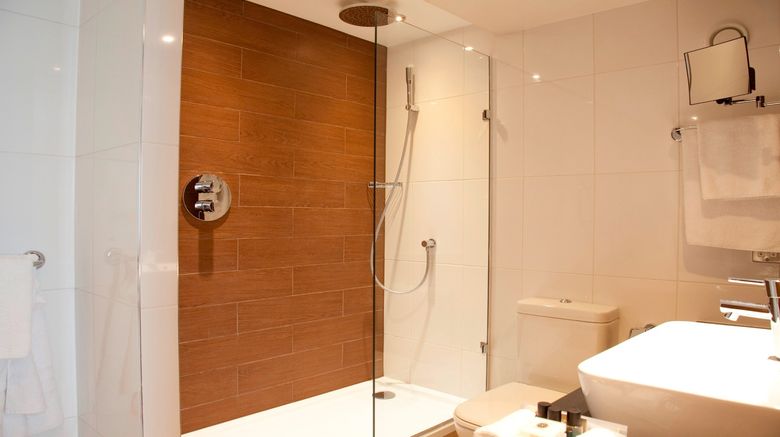 <b>Holiday Inn London-Wembley Room</b>. Images powered by <a href="https://www.leonardoworldwide.com/" title="Leonardo Worldwide" target="_blank">Leonardo</a>.