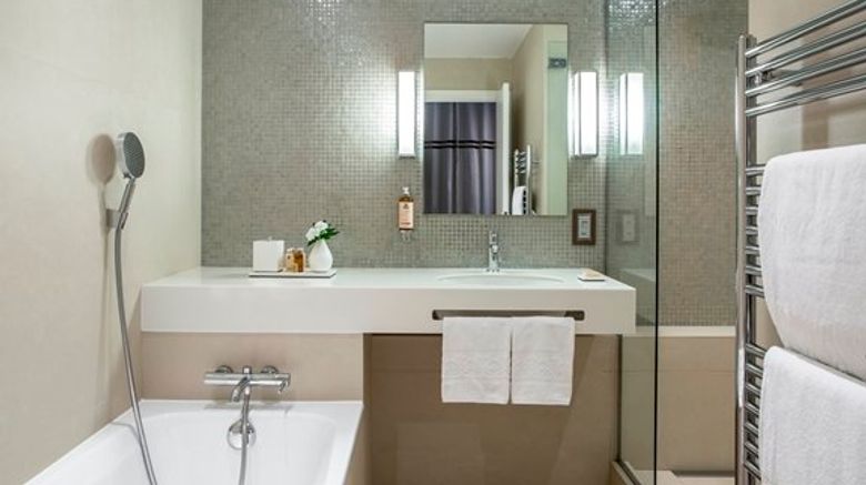 <b>Des Saints Peres Hotel Suite</b>. Images powered by <a href="https://www.leonardoworldwide.com/" title="Leonardo Worldwide" target="_blank">Leonardo</a>.